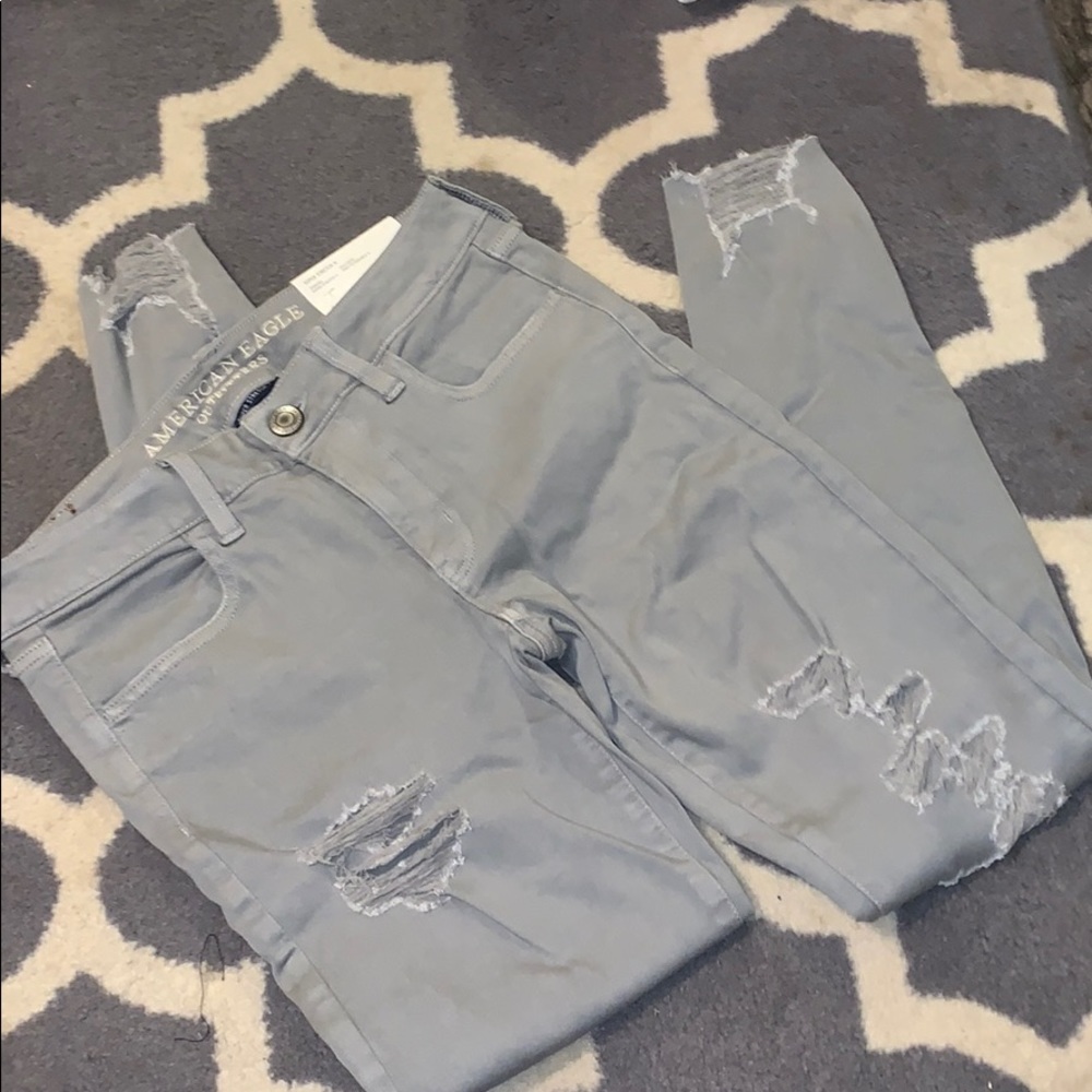 American eagle 🦅 grey distressed jegging. NWT